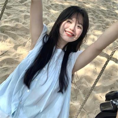 圣洁的艾曼妞
